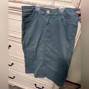 *SOlD* Teal skirt